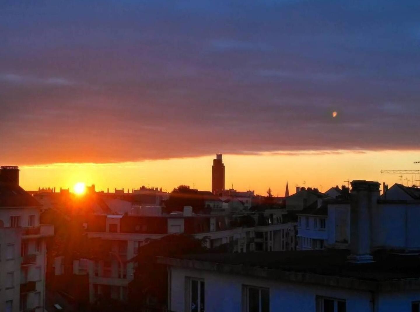Charmant Appartement Lumineux - Dernier Etage Avec Balcon - Proche Centre-Ville น็องต์ ภายนอก รูปภาพ